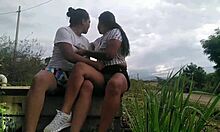 Sexo oral en el parque con latina big ass