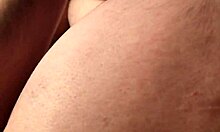 Ung slank tyk pawg suger pik, bliver kneppet doggy, og tager massiv ladning på røven