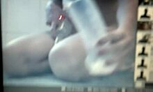 uhh, i’m tryin’ to watch this loira fistin’ her tight lil’ butt... crazy!