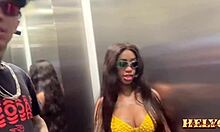 Maloqueiran samlar in skuld genom att få sin stora fitta äten