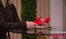 Thick girl with perfect meaty pussy masturbates and squirts at the table