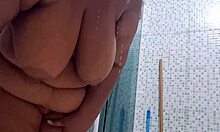 nauty stepmom gets horny and sends v�deo to stepson making big squirt