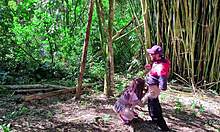 Menina mata aula em excurs�o escolar para chupar professor na floresta, blowjob and cum