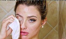 Sesi casting dengan gadis berisi di asrama.