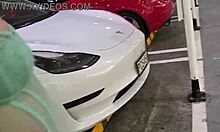 Trashy kiwi slut shows off in public 😈