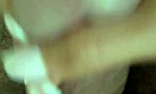 Monika Fox ssie i masuje małego kutasa aż spuszcza się swobodnie