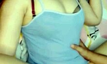 nikmatnya memek istri teman membuat kontolku cum dalam memeknya