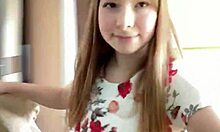 Hey cutie, how do you finger that pussy to squirt so much?