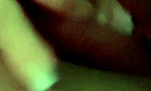 Gostosa Rubbing Herself Wild in Solo Session - Parte 2