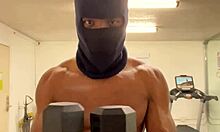 working out neck and shoulders outdoors for ladies