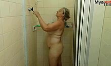 Madrasta Pega Filho Adotivo Se Masturbando Enquanto Ela Tomava Banho E Faz Sexo No Chuveiro