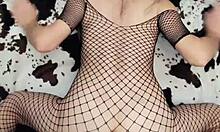 Milf bangs stranger in pussy up close amateur