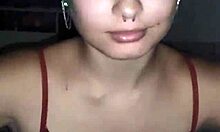 Novinha Debra Prado performs deep blowjob under night