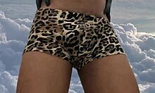 Military Amateur Shows Off Muscular Body in Sexy Masturbation Dance