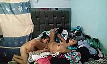 Viviendo como marranos, esta pareja amateur adicta al sexo.