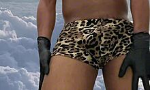 Military Amateur Shows Off Muscular Body in Sexy Masturbation Dance