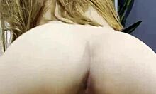 cabalgando rico en la polla de mi hermanastro me coge de perrito