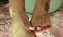 Amateur Worships Barefoot Feet in Softcore Solo Fetish Scene