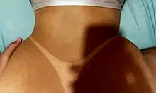 मेरी गर्म बीवी को डॉगीस्टाइल से चोद रहा, टैन लाइन्स के साथ जोर से मॉनिंग