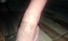 แหย่หีด้วยควยปลอมจนน้ำแตก