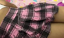 Tierna universitaria en minifalda es tocada por su maestro se excita ¡sexo anal!