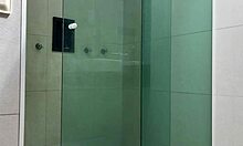 Novinho Me Pegou de Quatro no Banho