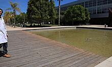 La universitaria cachonda follando bent over