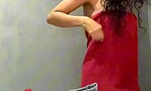 Modelo colombiana tetona y ninfomana en publico con grandes tetas