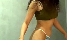 Modelo colombiana tetona y ninfomana en publico con grandes tetas