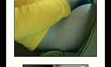 Soczysta Lucy drażni mokrą dupą i dużymi cyckami w międzyrasowej sesji cam2cam.