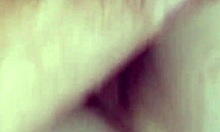 fudendo a esposa magrinha com a calcinha rosa e gozando na xoxota da safada