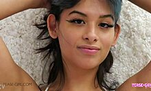 Sitna tinejdžerka 18+ pokazuje savršeno telo u kastingu guta seksi ne sestra stric