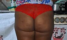 Crente Safada In The Kitchen