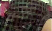 Profesora Convence a Colegiala Inocente 18+ para Sexo sin Protección en Uniforme