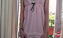 Novinha otaku gives sloppy blowjob on balcony