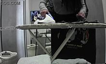 Amas de casa desesperadas tienen orgasmo salvaje en casa