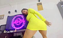 my boyfrend is openin my tite ass in the livin room of my hous, so hot!