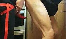 أدخل زبي في مؤخرة صديقي في المطبخ والحقل والحمام مع شفط