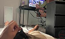 Gostoso bateu uma para mim enquanto não estava vendo e vem me mostrar 😈