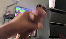 Gostoso bateu uma para mim enquanto não estava vendo e vem me mostrar 😈