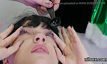 Flirtalna najstnica 18+ privedena v ritni azil za hudo zdravljenje