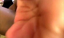 丰满黑妞骑假屌狂扭到内射高潮