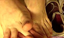 goddess amanda gives foot fetish instructions