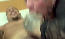 Minha namorada saiu e as amigas delas vieram pra cima de mim