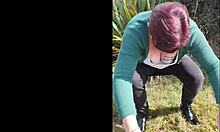 i'm the trashy kiwi milf pissing on the roadside with traffic coming.