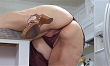 I’m stunned by this mature bbw’s dripping wet close-up reveal!