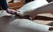 Jerk off, legs need cum