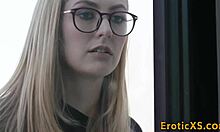 blonde hottie gets her pussy rubbed in high definition