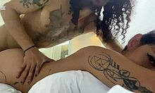 ラティーナの義母のワイルドなPOV騎乗に屈服してる