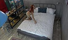 สาวแดงจั๊วะวัยรุ่น18+ ดูดควยพ่อเลี้ยง